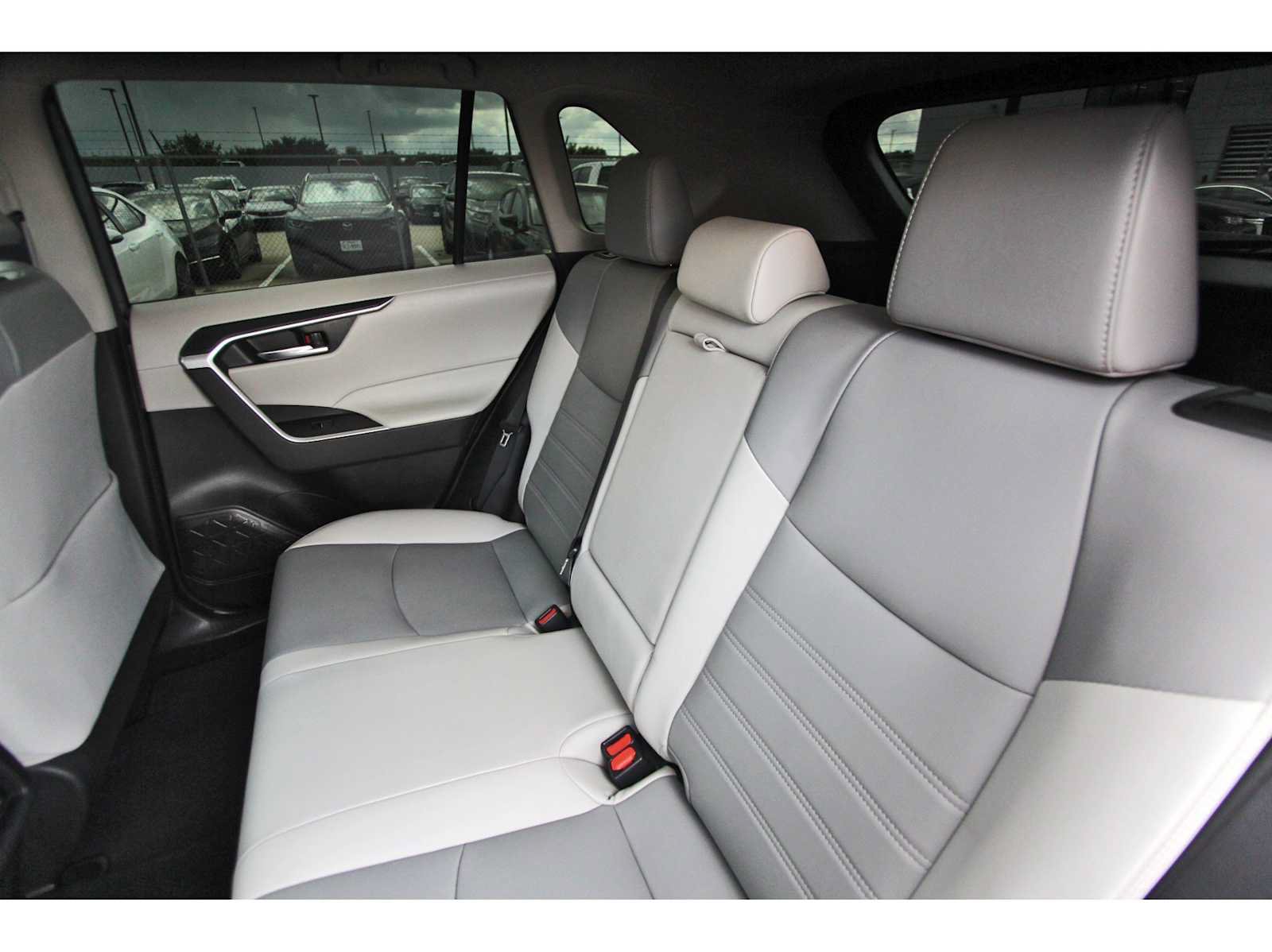 Used 2022 Toyota RAV4 XLE Premium FWD image 12