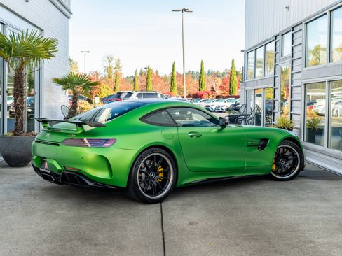 Used 2020 Mercedes-Benz AMG GT R image 8