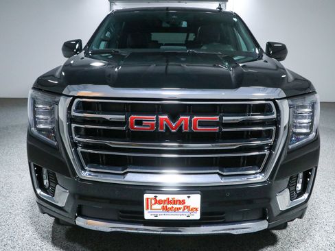Used 2023 GMC Yukon XL SLT AWD/4WD image 4