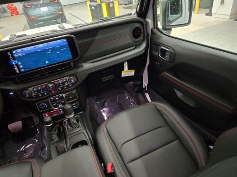 Certified 2026 Jeep Gladiator Rubicon AWD/4WD image 41