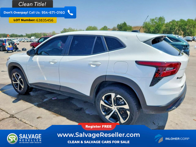Used 2024 Chevrolet Trax RS w/ Driver Confidence Package FWD image 3