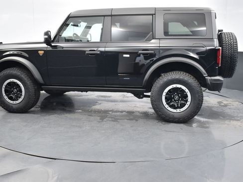 New 2025 Ford Bronco Badlands image 3