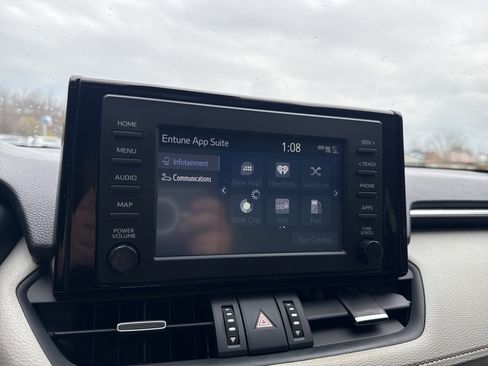 Used 2019 Toyota RAV4 XLE Premium image 29