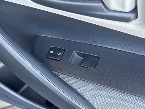 Used 2022 Toyota Corolla LE w/ Carpet Mat Package (TMS) FWD image 22
