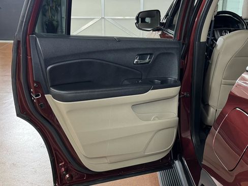 Used 2022 Honda Pilot Touring image 37