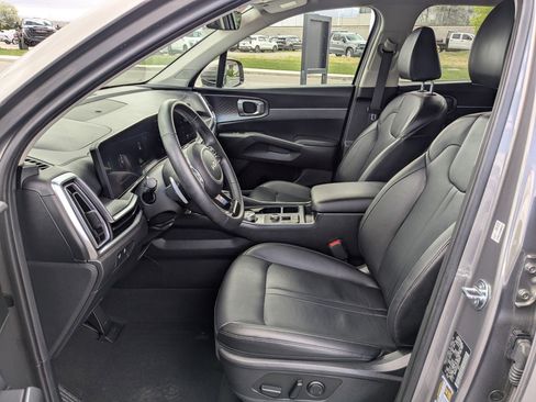 Used 2025 Kia Sorento EX AWD/4WD image 24