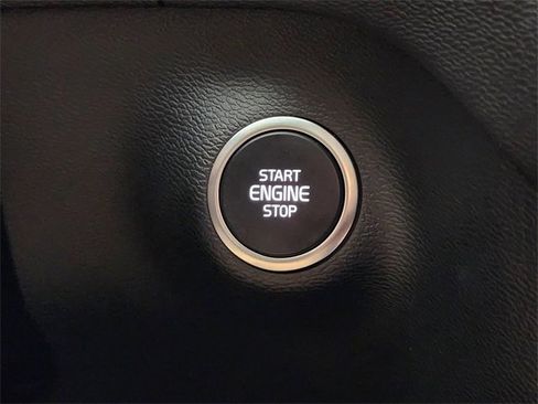 Used 2025 Volvo XC40 B5 Ultra w/ Protection Package Premier image 21