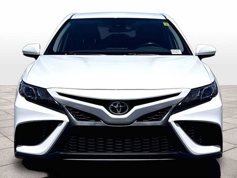 Used 2021 Toyota Camry SE w/ Carpet Mat Package (TMS) FWD image 3