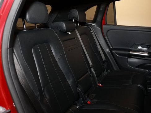 Used 2022 Mercedes-Benz GLA 250 4MATIC image 15