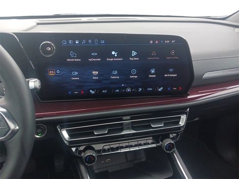 Used 2025 Chevrolet Traverse Z71 w/ Driver Confidence Package image 12