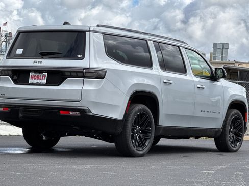 New 2026 Jeep Grand Wagoneer L Limited AWD/4WD image 3