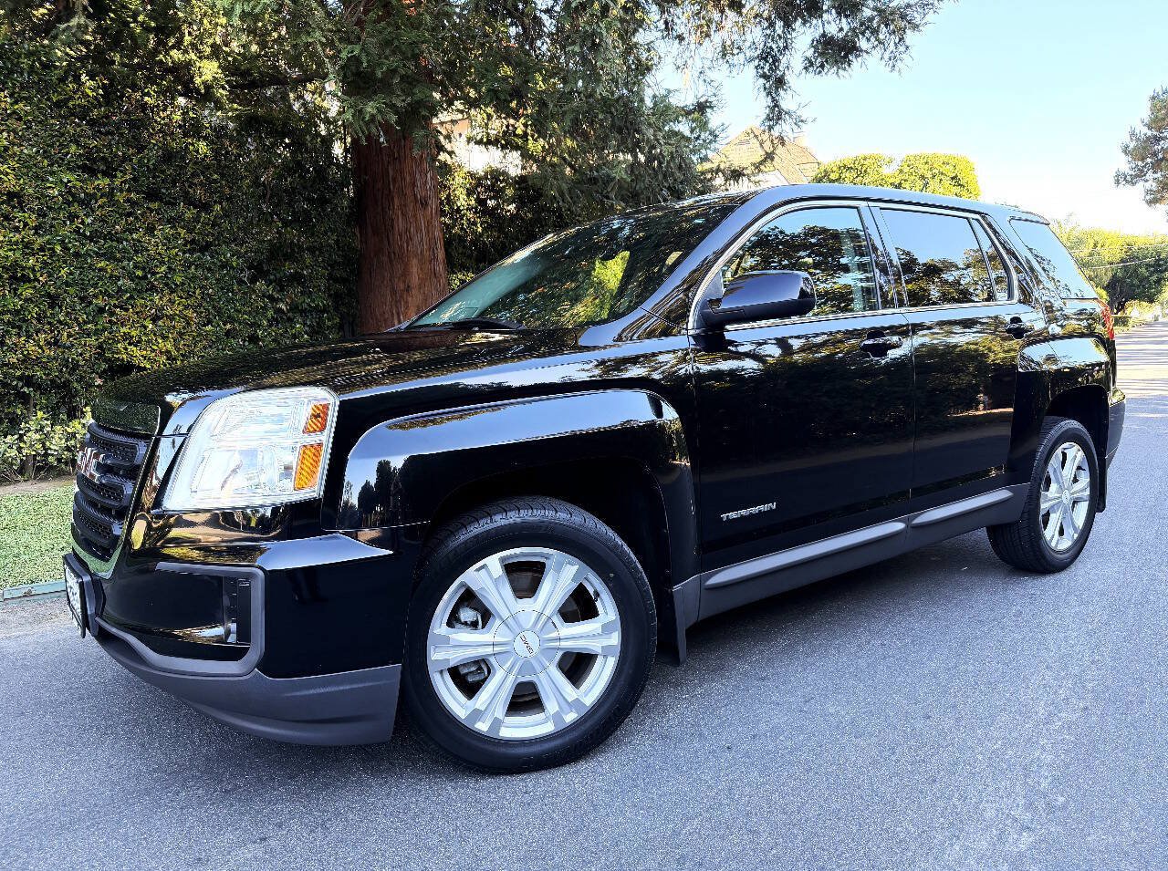 Used 2017 GMC Terrain SLE FWD image 3