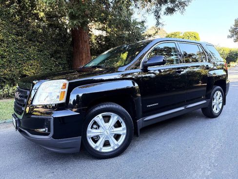 Used 2017 GMC Terrain SLE FWD image 3