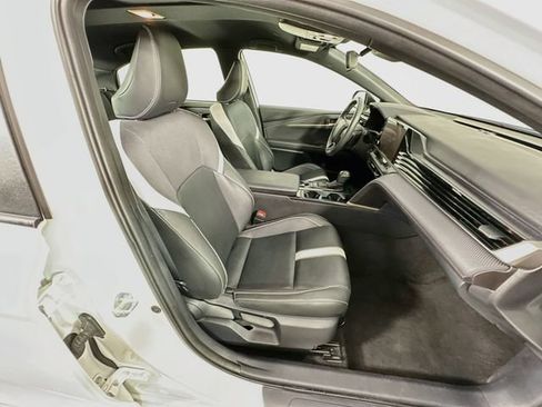 Used 2025 Toyota Camry SE FWD image 26