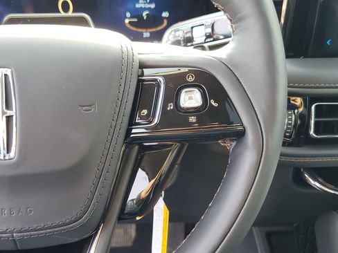 New 2026 Lincoln Aviator Reserve image 17