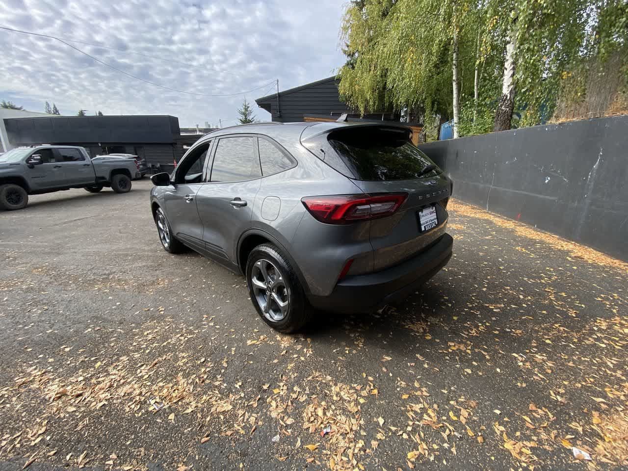 Used 2025 Ford Escape ST-Line Select AWD/4WD image 4