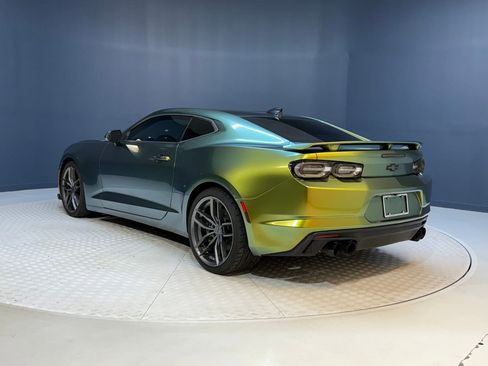 Used 2019 Chevrolet Camaro SS image 3
