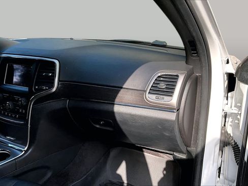 Used 2018 Jeep Grand Cherokee Limited w/ Trailer Tow Group IV AWD/4WD image 18