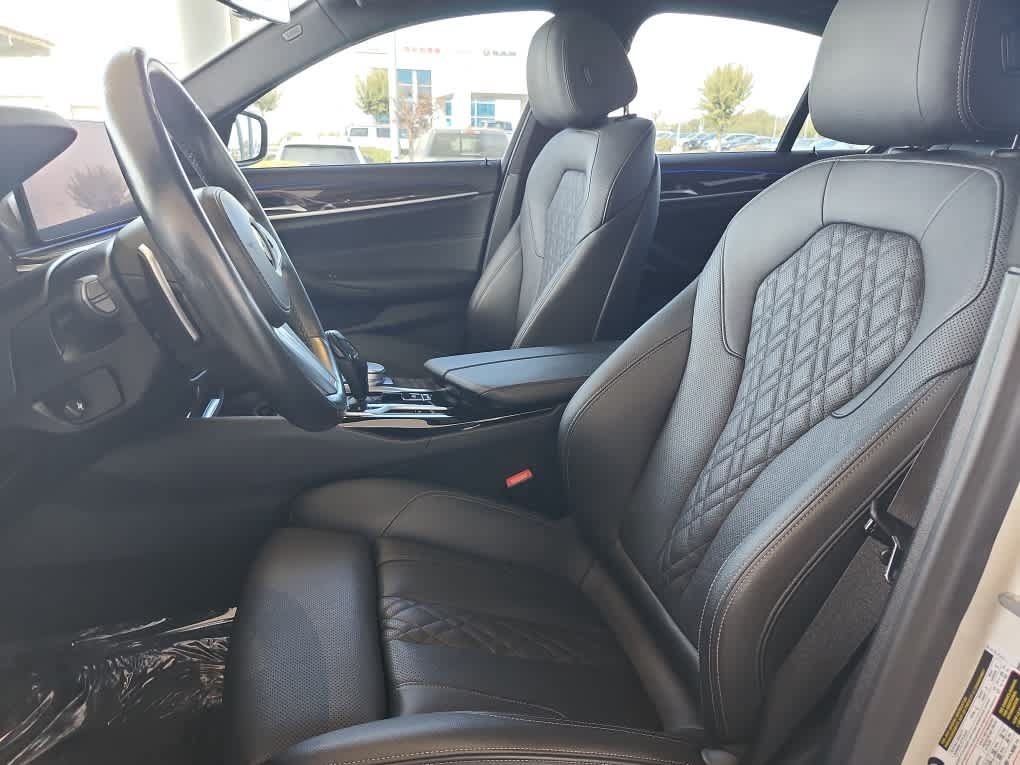 Used 2021 BMW 540i w/ M Sport Package RWD image 12