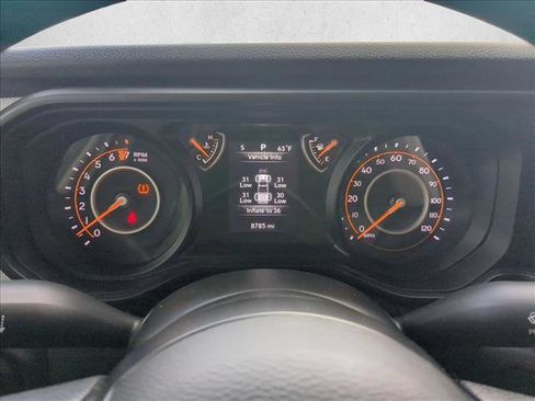 Certified 2025 Jeep Gladiator Sport image 11