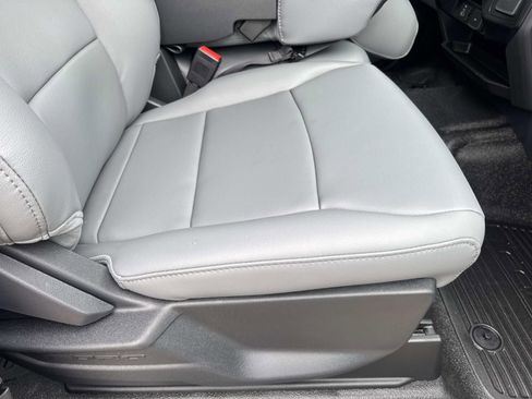 New 2026 Ford F250 XL w/ XL Chrome Package image 15