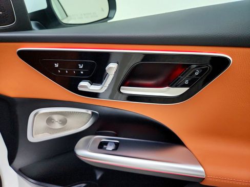 Used 2025 Mercedes-Benz C 300 Sedan image 26