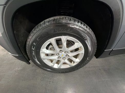 Used 2020 Chevrolet Traverse LT FWD image 31