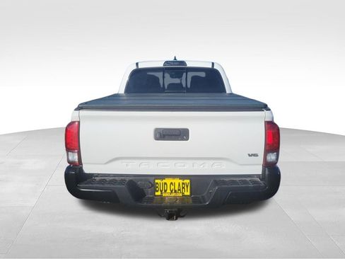 Used 2018 Toyota Tacoma TRD Off-Road image 5