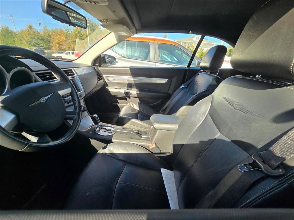 Used 2010 Chrysler Sebring Touring w/ Navigation & Sound Group I FWD image 4