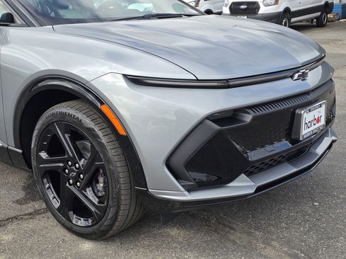 New 2026 Chevrolet Equinox EV RS image 9