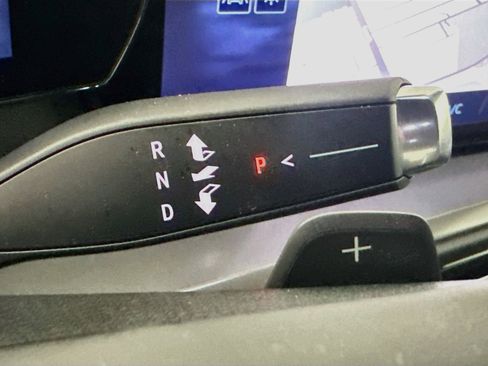 Used 2026 Chevrolet Traverse LT FWD image 25