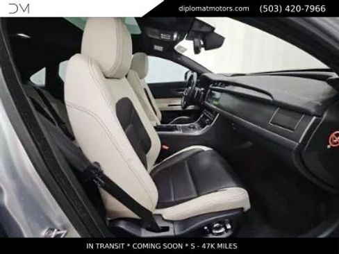Used 2018 Jaguar XF S RWD image 8
