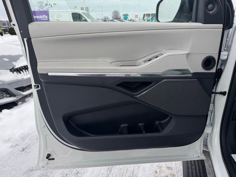 New 2025 Lincoln Navigator Reserve image 14