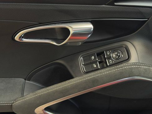 Used 2018 Porsche 911 GT3 w/ Sport Chrono Package RWD image 20