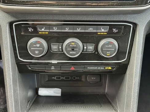 Used 2020 Volkswagen Atlas Cross Sport SEL image 28