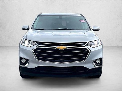 Used 2020 Chevrolet Traverse LT image 3