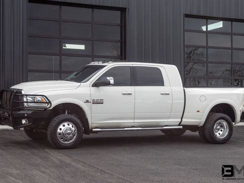 Used 2018 RAM 3500 Laramie AWD/4WD image 3