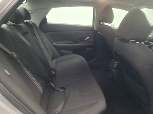 Used 2025 Hyundai Elantra SEL FWD image 19