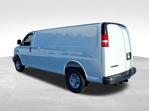 New 2026 Chevrolet Express 2500 Extended w/ Enhanced Convenience Package RWD image 4
