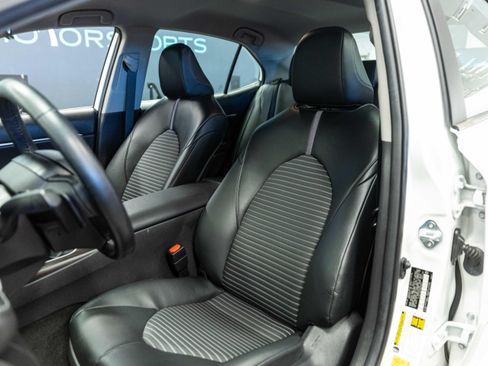Used 2021 Toyota Camry SE w/ Carpet Mat Package (TMS) FWD image 10