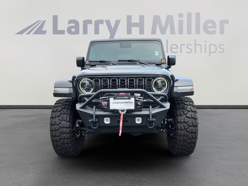 New 2024 Jeep Wrangler Unlimited Rubicon w/ Convenience Group image 8