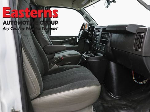 Used 2019 GMC Savana 2500 w/ Driver Convenience Package RWD image 18