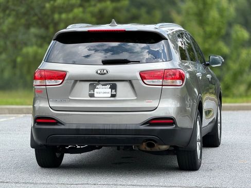 Used 2016 Kia Sorento FWD image 7