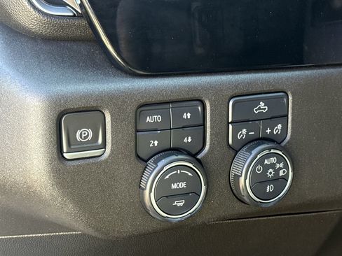 Used 2023 Chevrolet Silverado 1500 RST w/ Redline Edition AWD/4WD image 24
