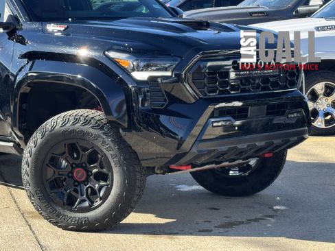 Used 2025 Toyota Tacoma TRD Pro image 3