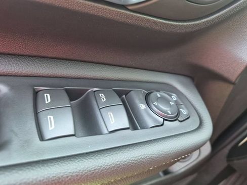Used 2024 GMC Terrain SLT AWD/4WD image 18