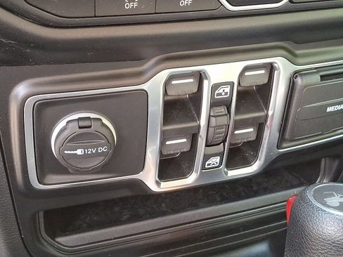 Certified 2021 Jeep Wrangler Unlimited Sport image 25