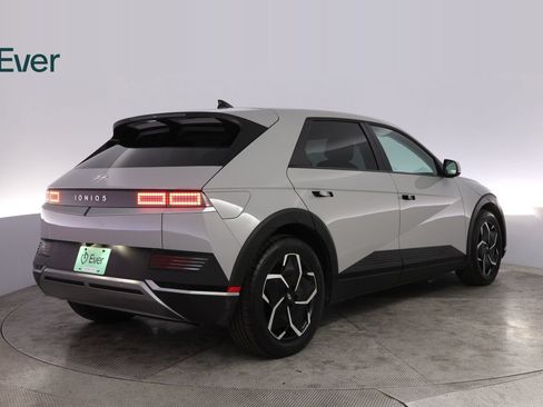 Used 2024 Hyundai Ioniq 5 SEL RWD image 3