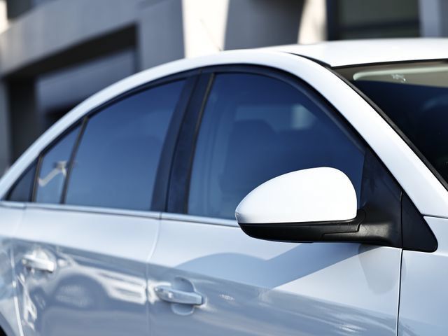 Used 2015 Chevrolet Cruze LT FWD image 3