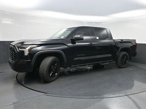 Used 2023 Toyota Tundra SR5 w/ SR5 Convenience Package image 22